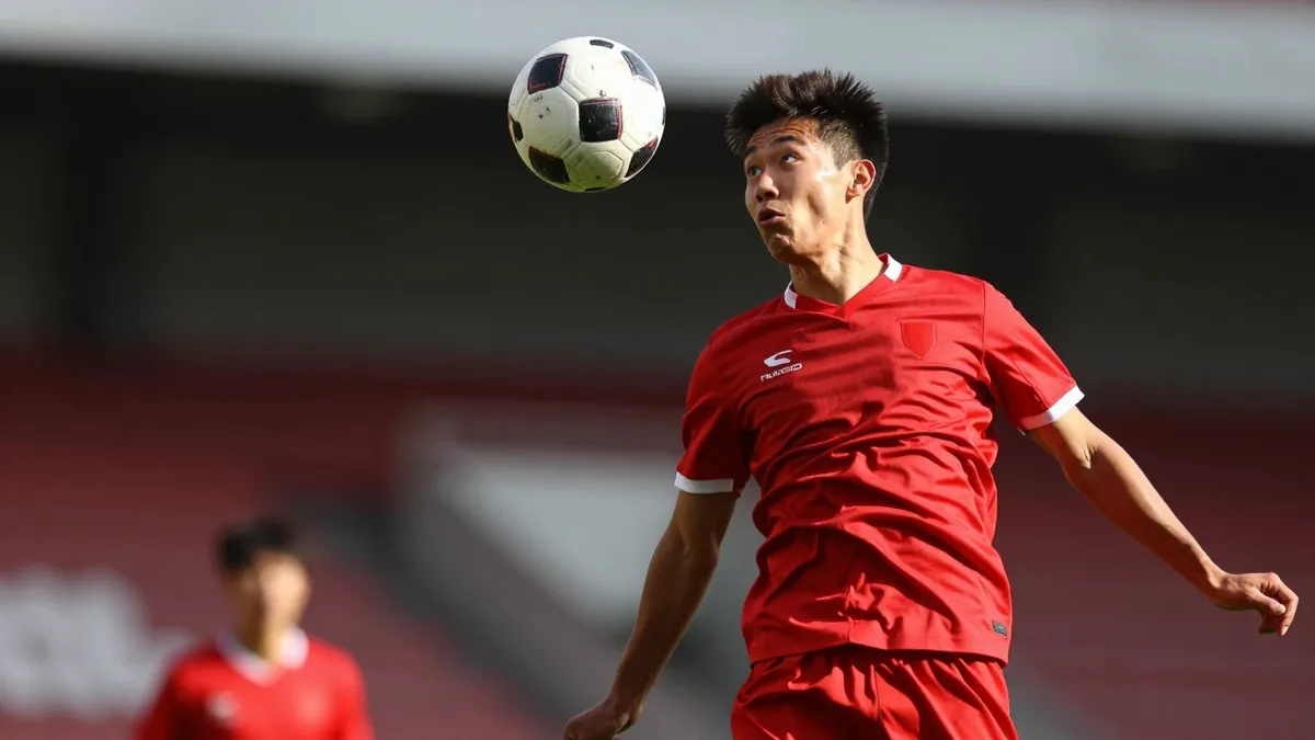 Luke Offord's early header was cancelled out by Alex Newby as Crewe Alexandra drew 1-1 with York City to maintain their...