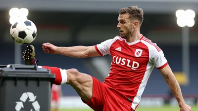 Crewe Alexandra FC players join Cheshire East Council’s ‘Be the BIG Difference’ recycling campaign, promoting waste...